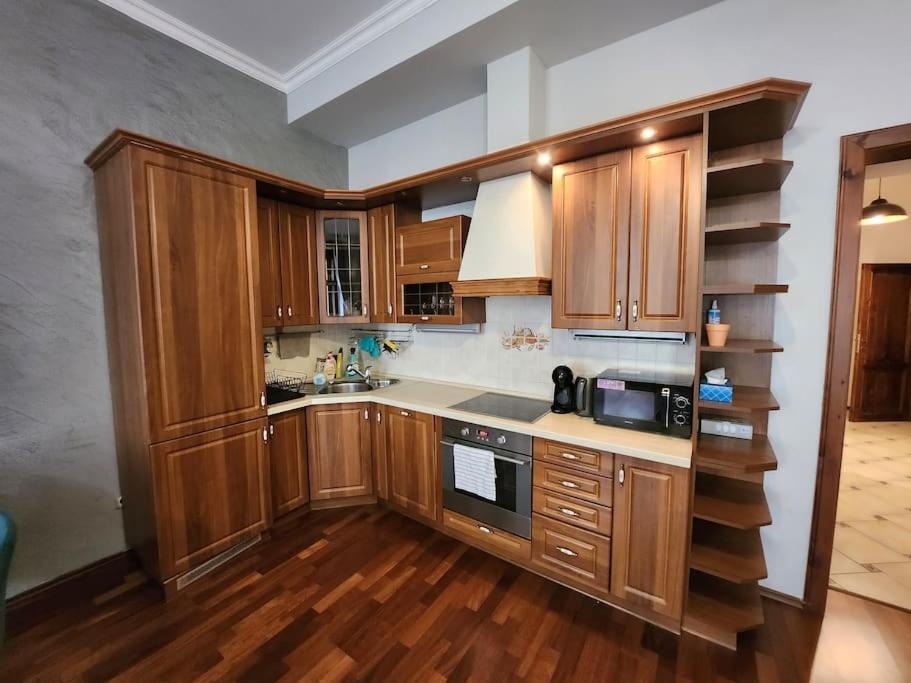 Spacious Apartment 6Min From The Dancing House Prag Dış mekan fotoğraf