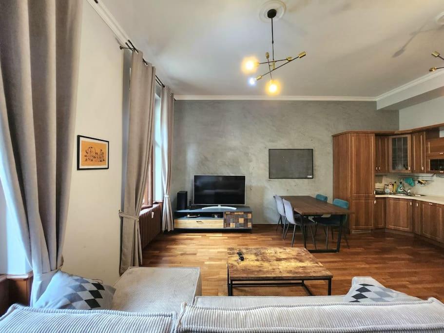Spacious Apartment 6Min From The Dancing House Prag Dış mekan fotoğraf
