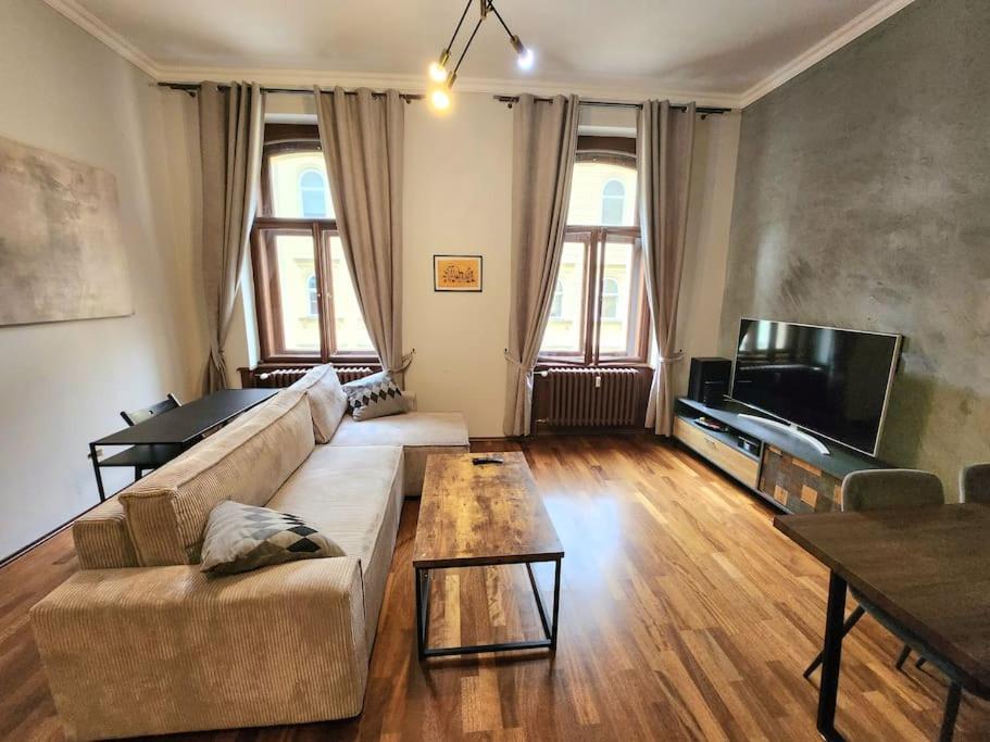 Spacious Apartment 6Min From The Dancing House Prag Dış mekan fotoğraf